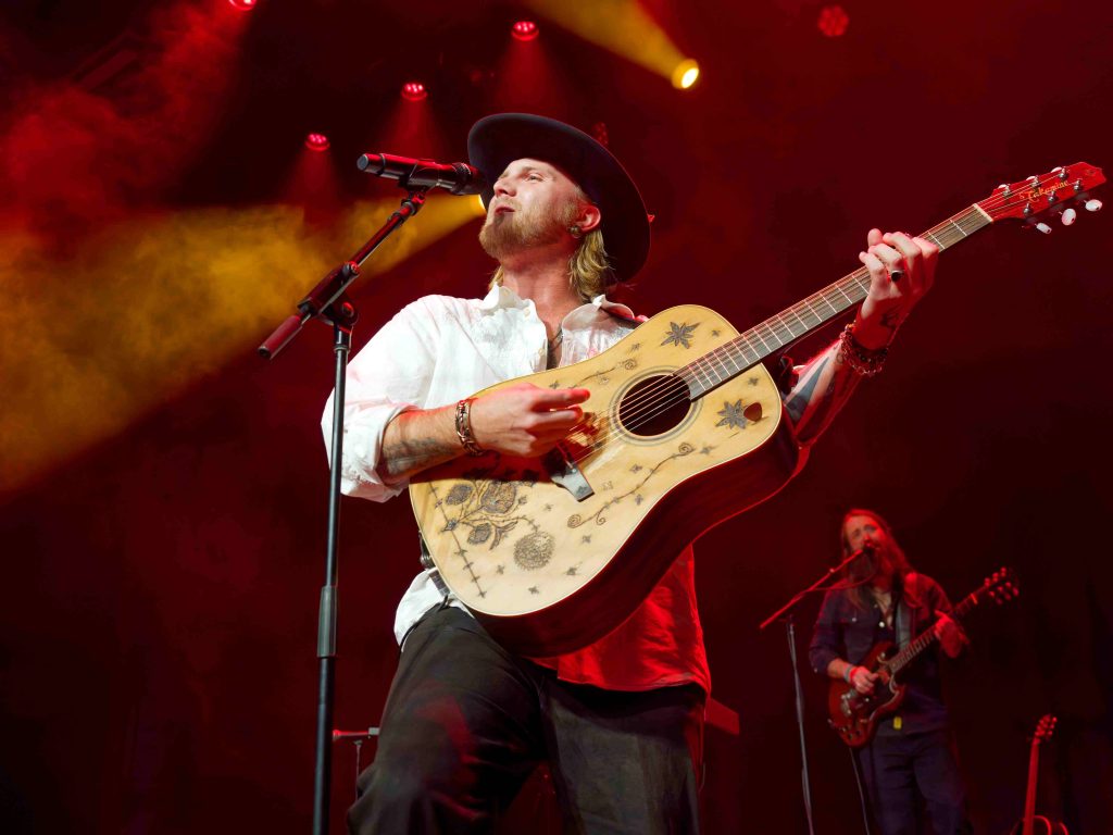 Jackson Dean live performance